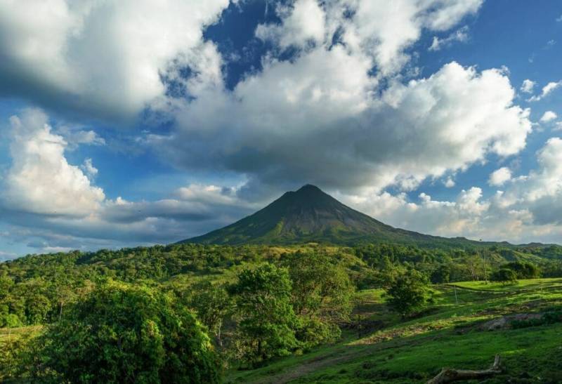 Costa Rica de volcanes, montañas y playa